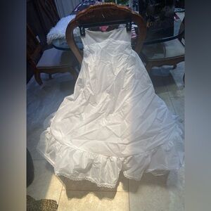 David’s Bridal Wedding Petticoat Slip Skirt Style 795 Size 4 White Underskirt